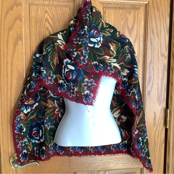 100% wool 32 x 32 scarf - Picture 1 of 4